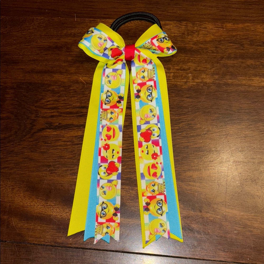 Emoji ponytail bow